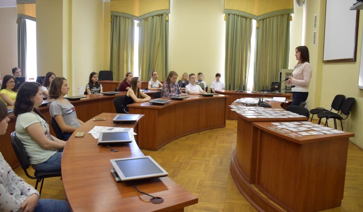 Учні ліцею на екскурсії в Київському національному університеті імені Тараса Шевченка — фото 3