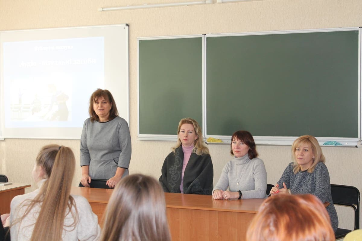 засідання круглого столу для учнів переможців І етапу конкурсу-захисту робіт в МАН — фото 2