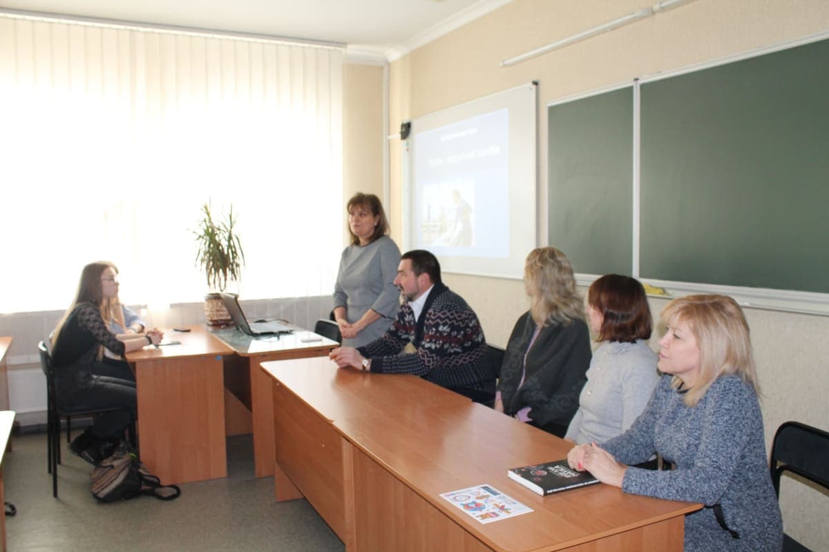 засідання круглого столу для учнів переможців І етапу конкурсу-захисту робіт в МАН — фото 3