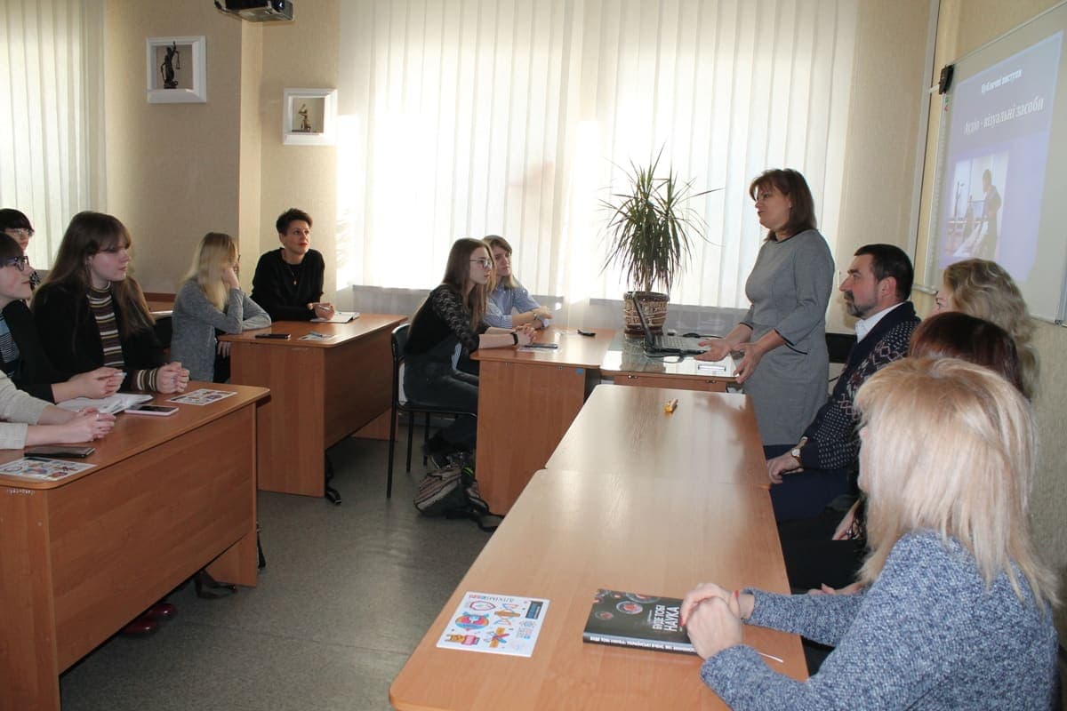 засідання круглого столу для учнів переможців І етапу конкурсу-захисту робіт в МАН — фото 5