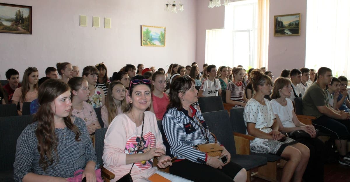 Зустріч вихованців «Літньої інтелектуальної школи» з учнями з Попаснянського району
