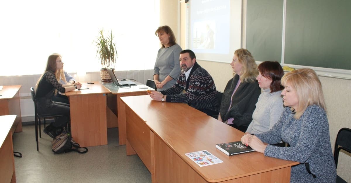засідання круглого столу для учнів переможців І етапу конкурсу-захисту робіт в МАН